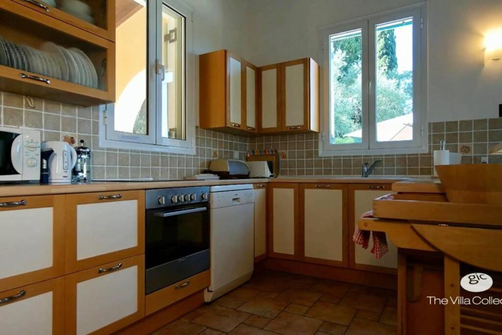 Gastouri Villa Pascalia With Heated Pool In October And Views Achilleion Luaran gambar
